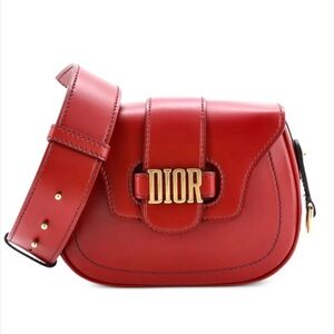 Christian Dior D-Fence Saddle Bag
Leather logo RETAIL 4,500